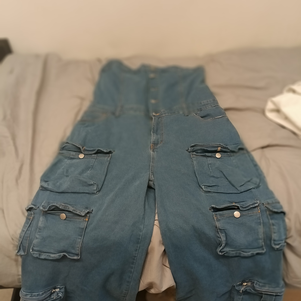 Daisy Blue Denim Fabric with Yellow Tag